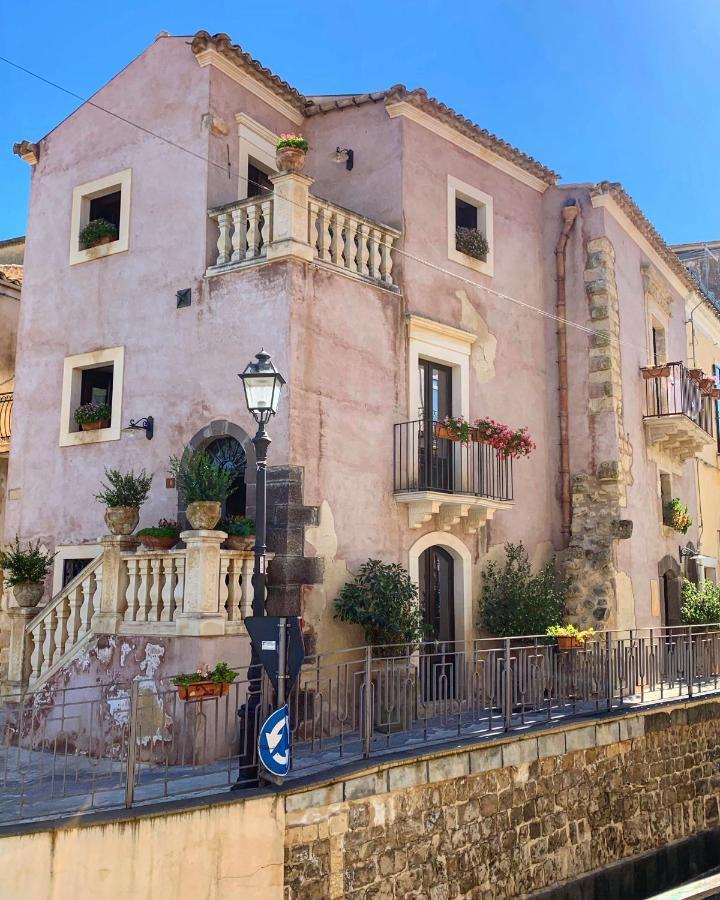 B&B Santapau Charme Living Licodia Eubea Εξωτερικό φωτογραφία