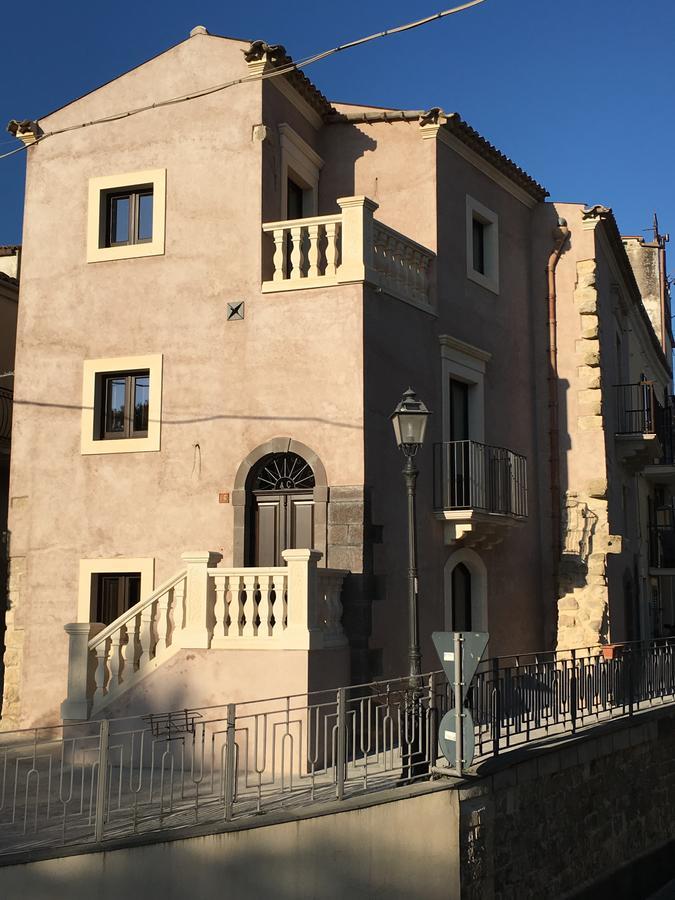 B&B Santapau Charme Living Licodia Eubea Εξωτερικό φωτογραφία